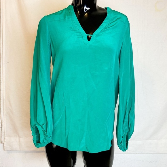 Diane von Furstenberg DVF Emerald Green Silk Blouse Size 0 – Designer Top - Picture 2 of 5
